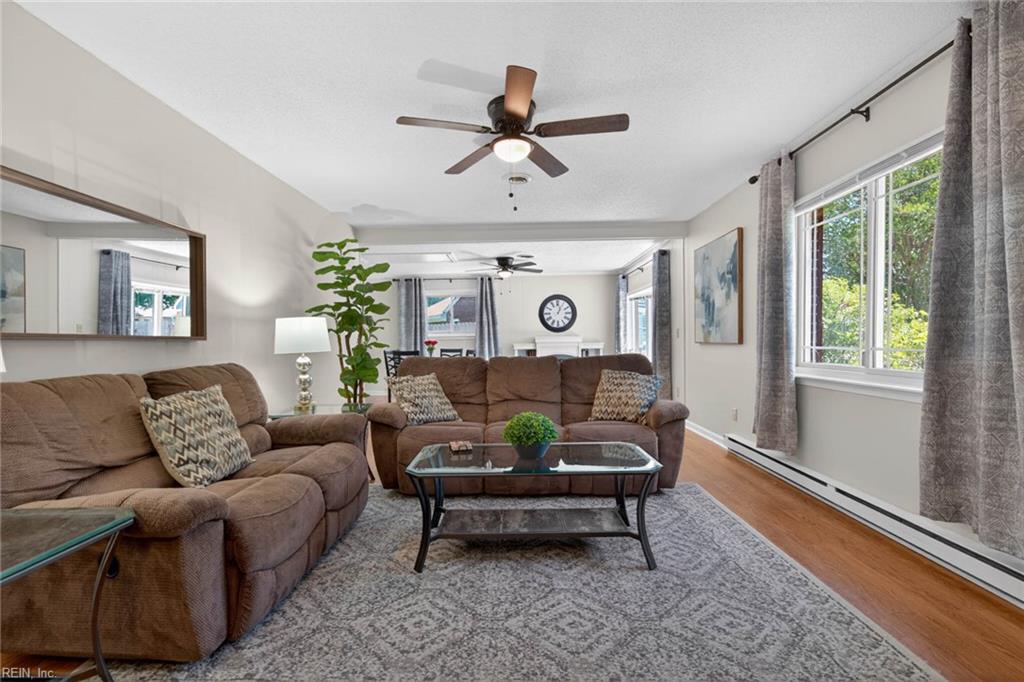 1117 Camelot CT