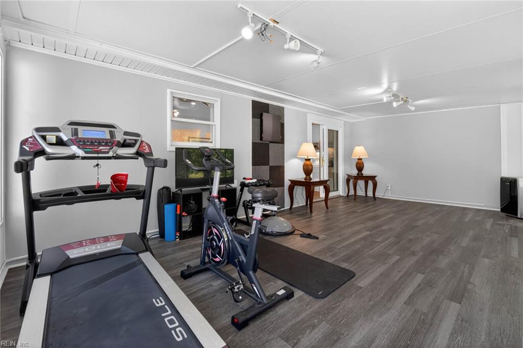 1117 Camelot CT