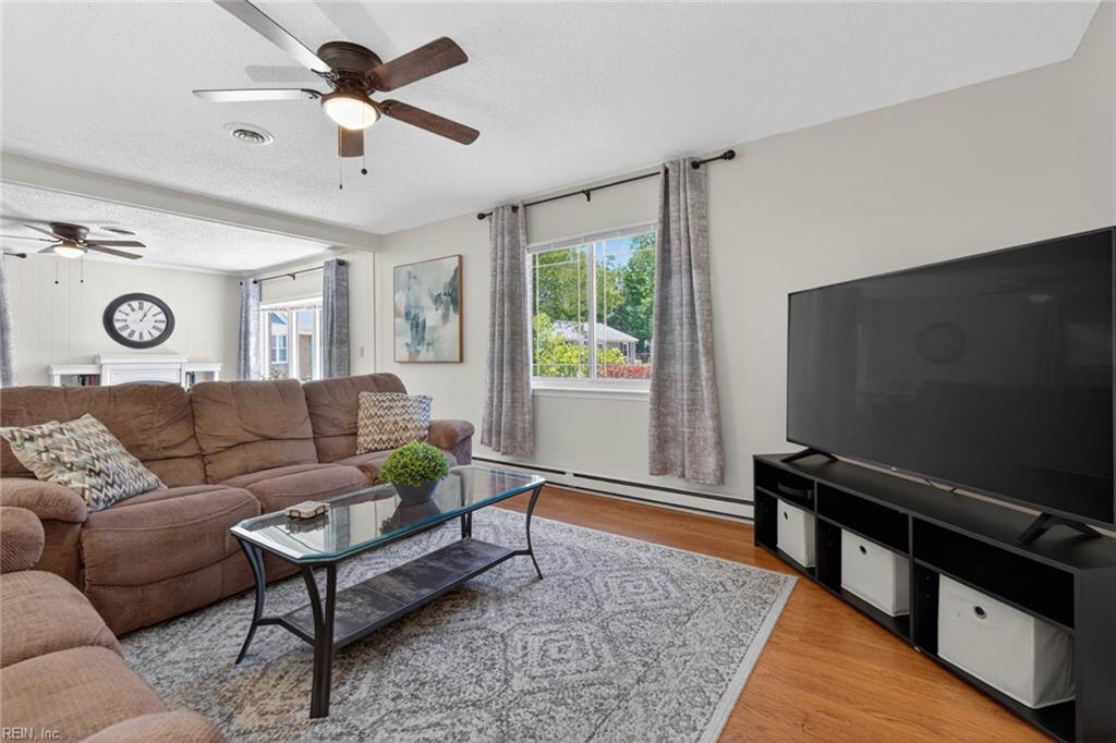 1117 Camelot CT