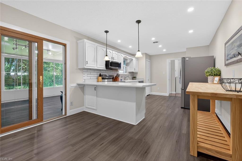 1117 Camelot CT