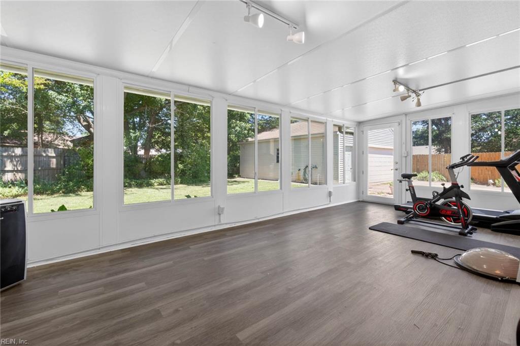 1117 Camelot CT