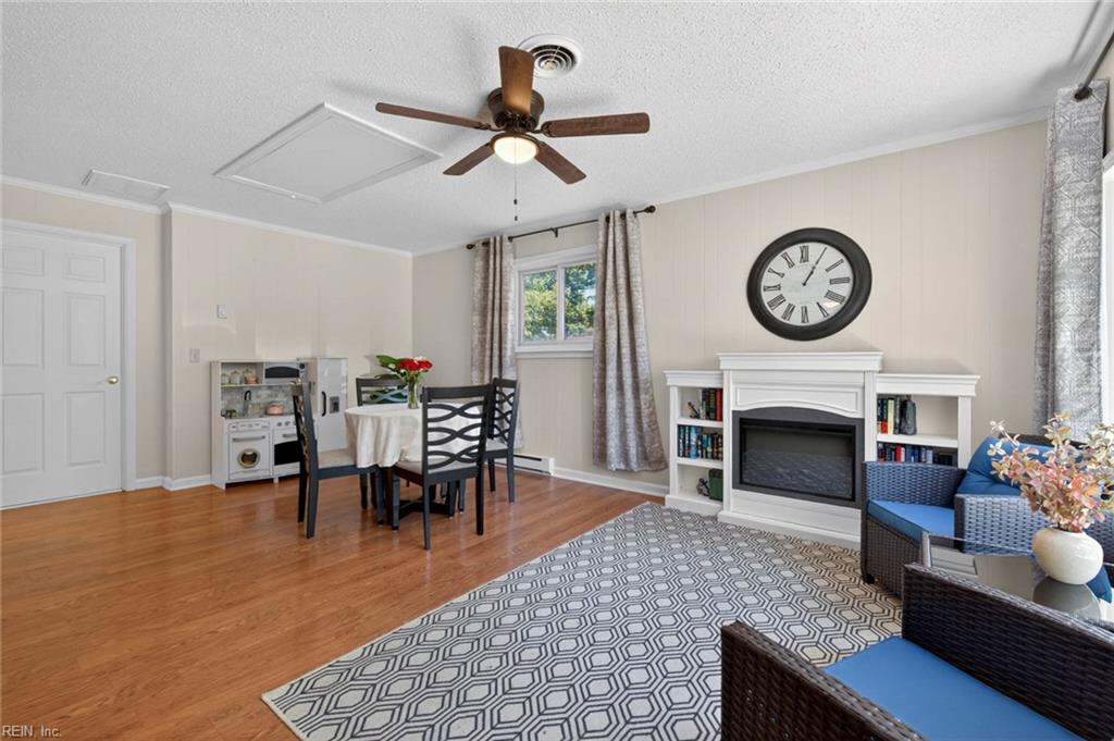 1117 Camelot CT