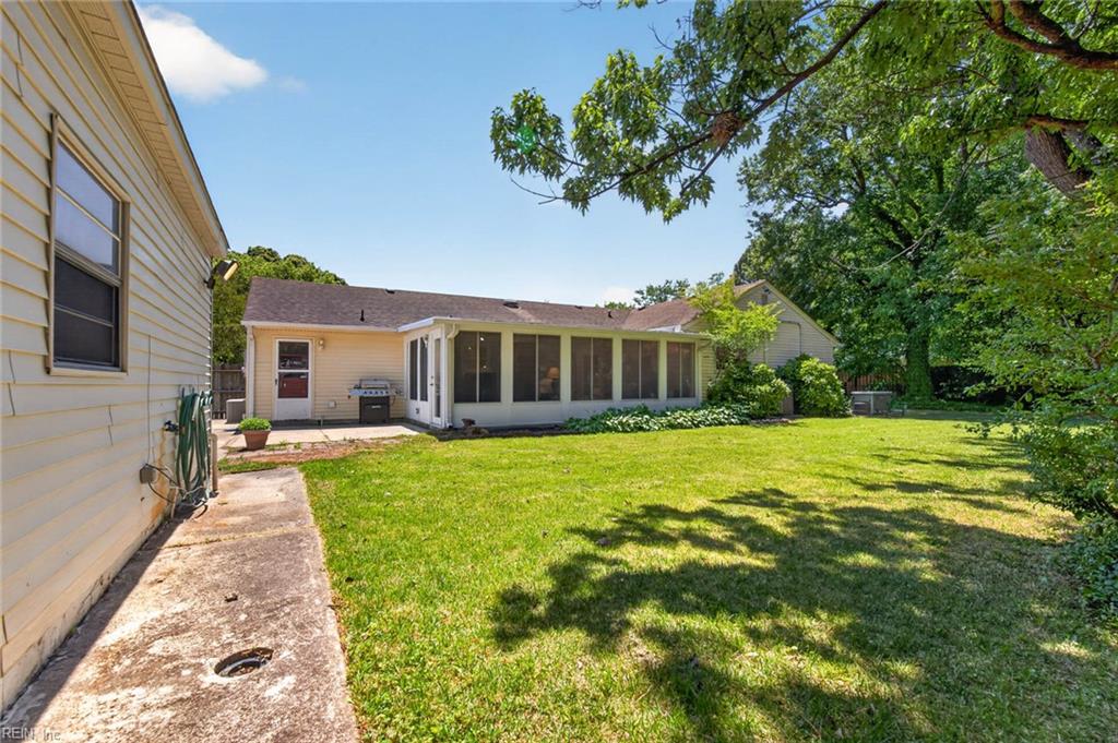 1117 Camelot CT