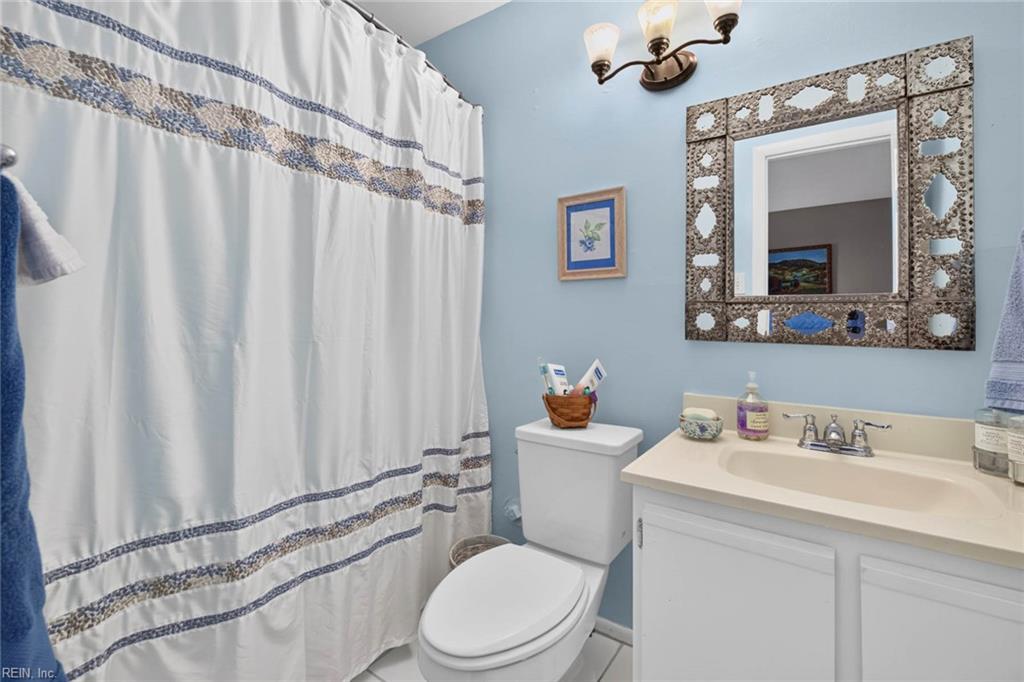 2104 Retreat CT