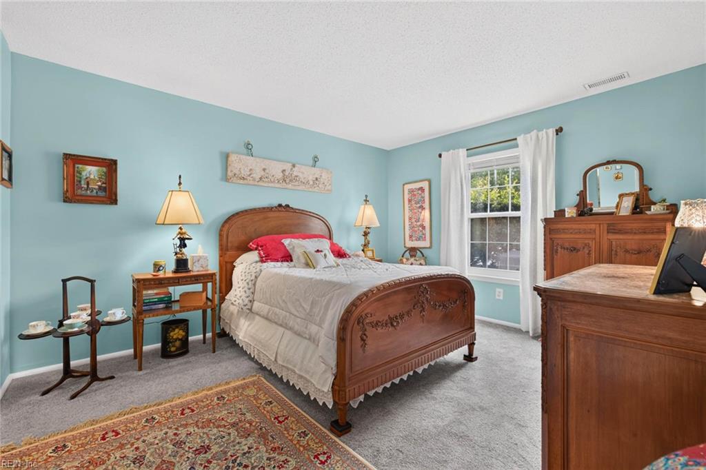 2104 Retreat CT