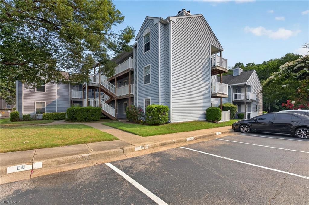 2104 Retreat CT