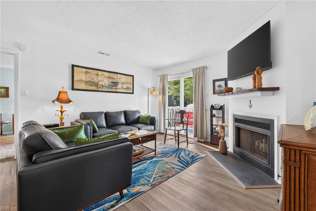 2104 Retreat CT
