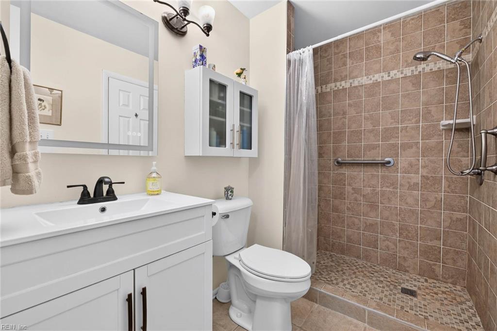 2104 Retreat CT