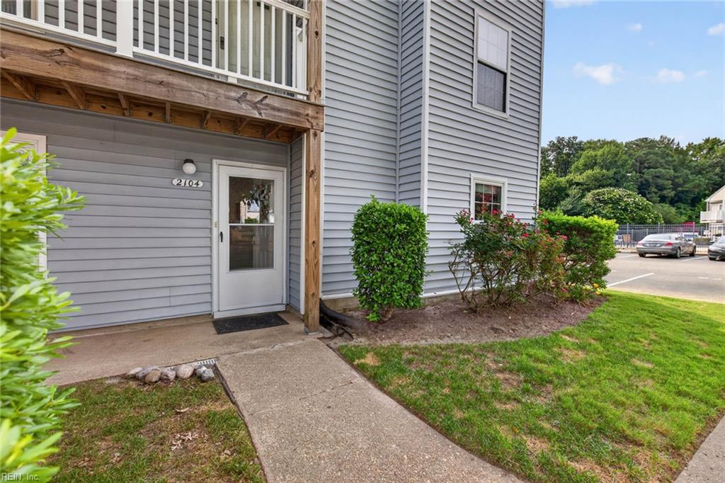 2104 Retreat CT