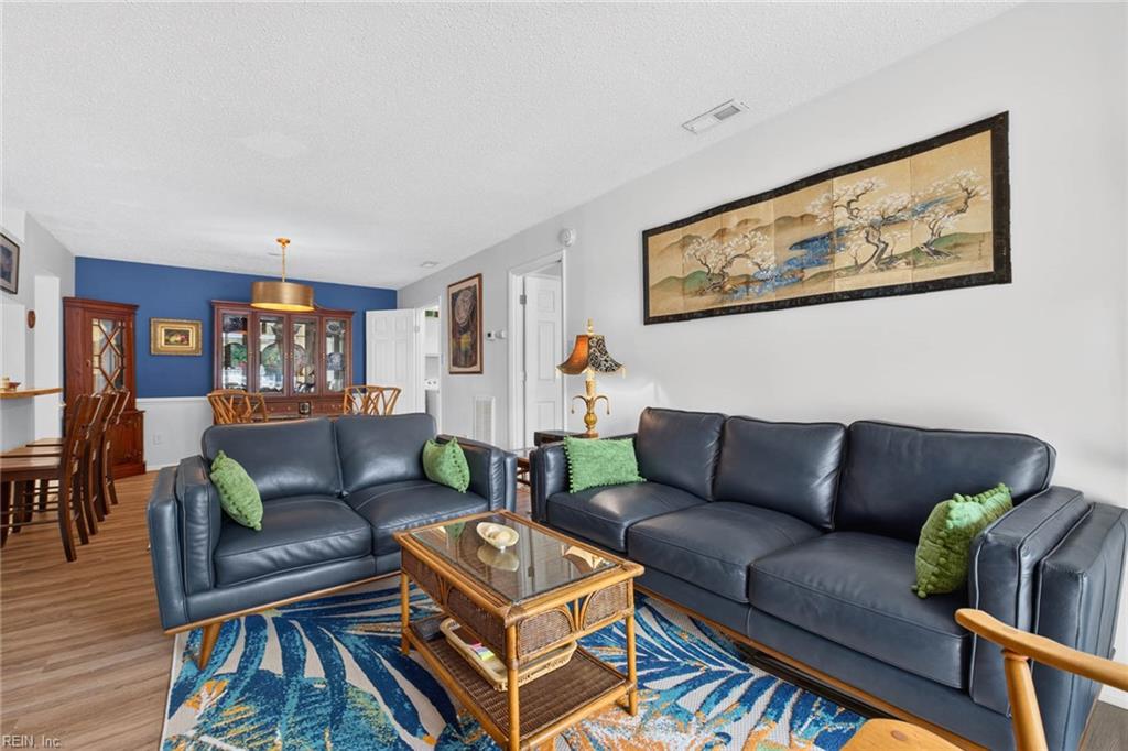 2104 Retreat CT