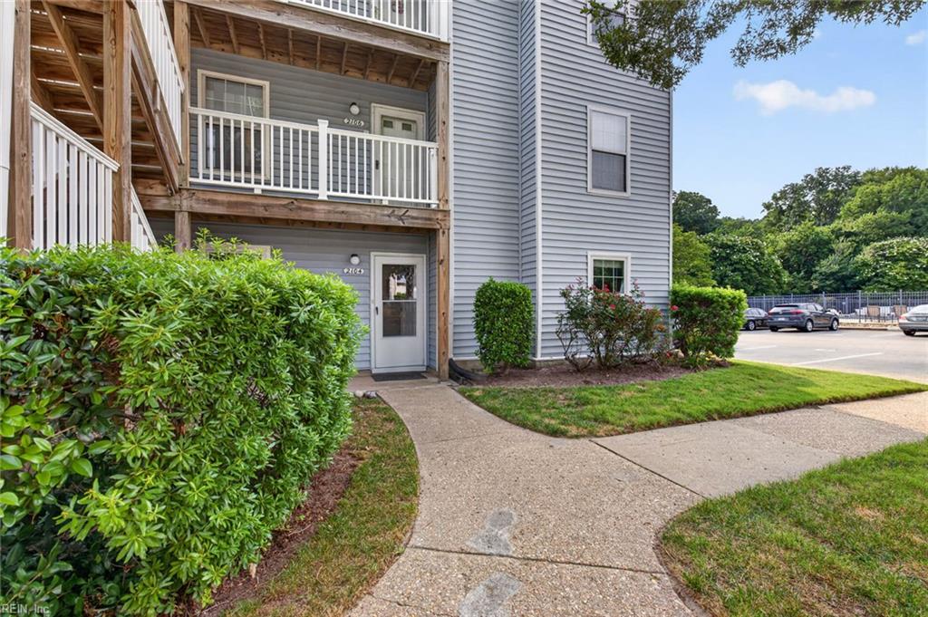 2104 Retreat CT