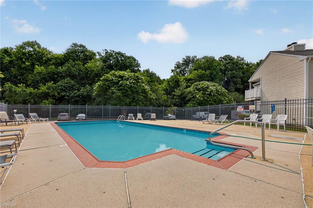 2104 Retreat CT