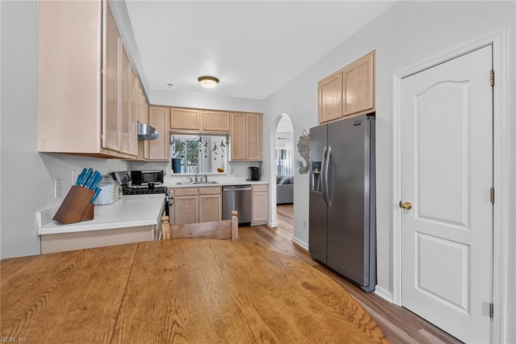 2319 Charing Cross RD