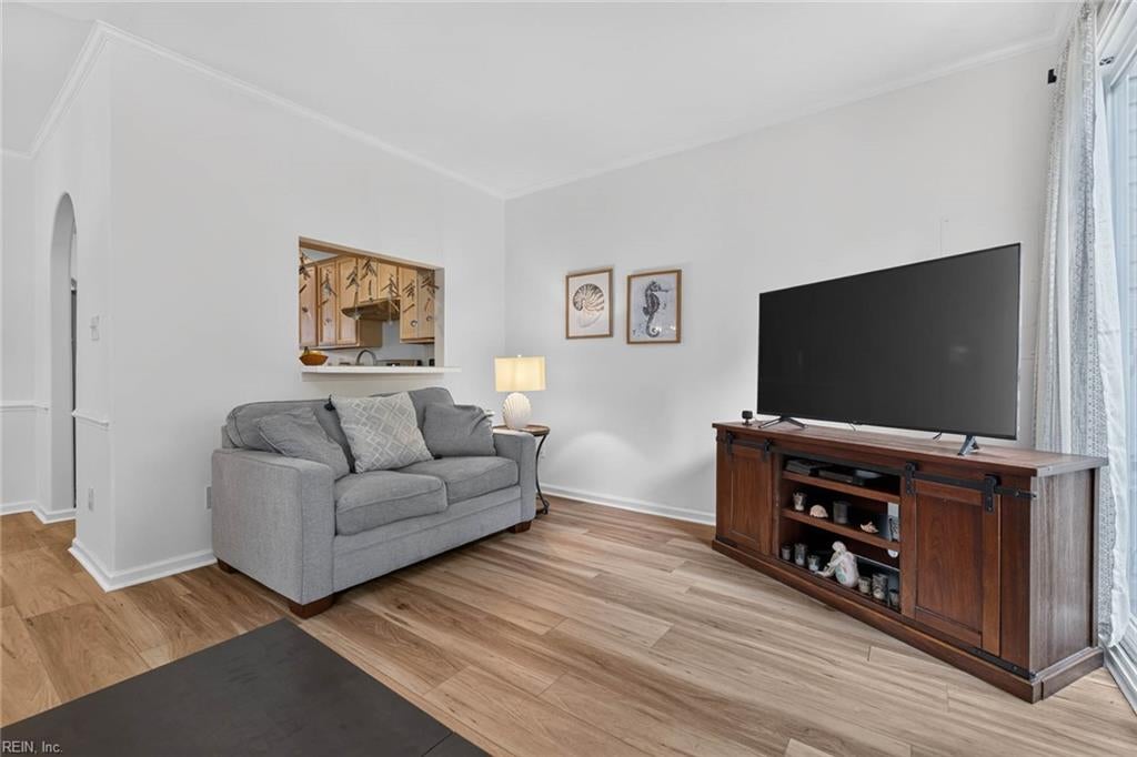2319 Charing Cross RD