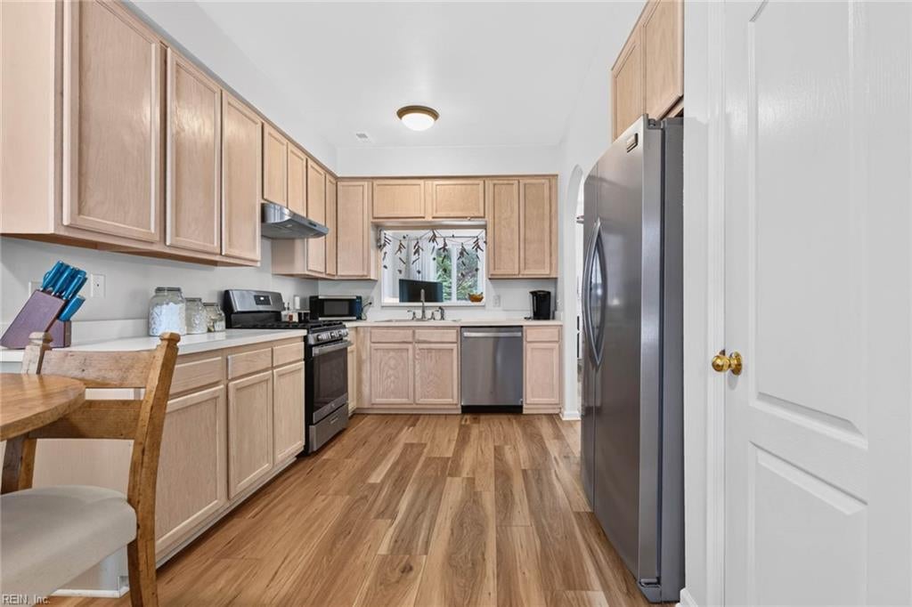 2319 Charing Cross RD