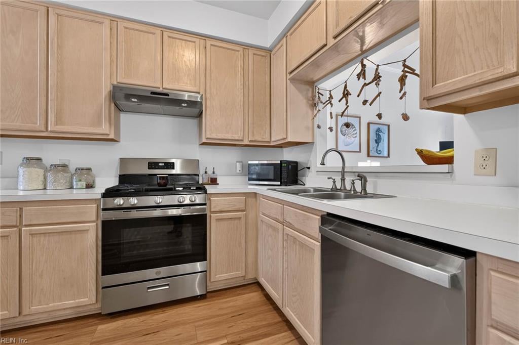 2319 Charing Cross RD