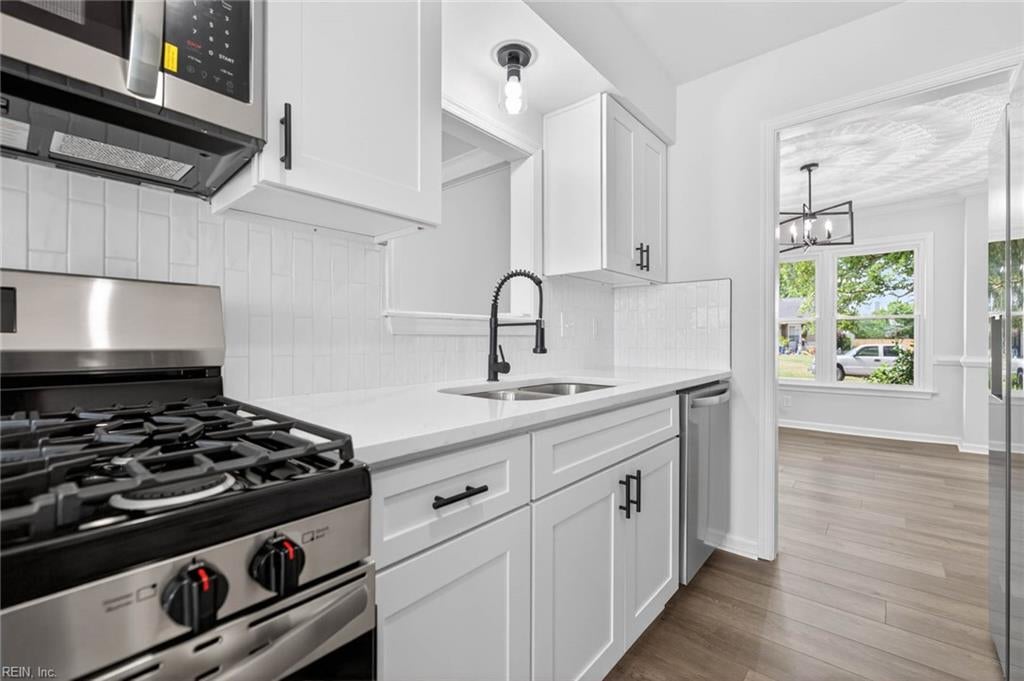 1220 Renoir CT