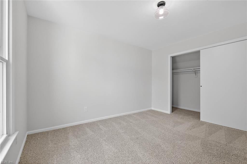 1220 Renoir CT