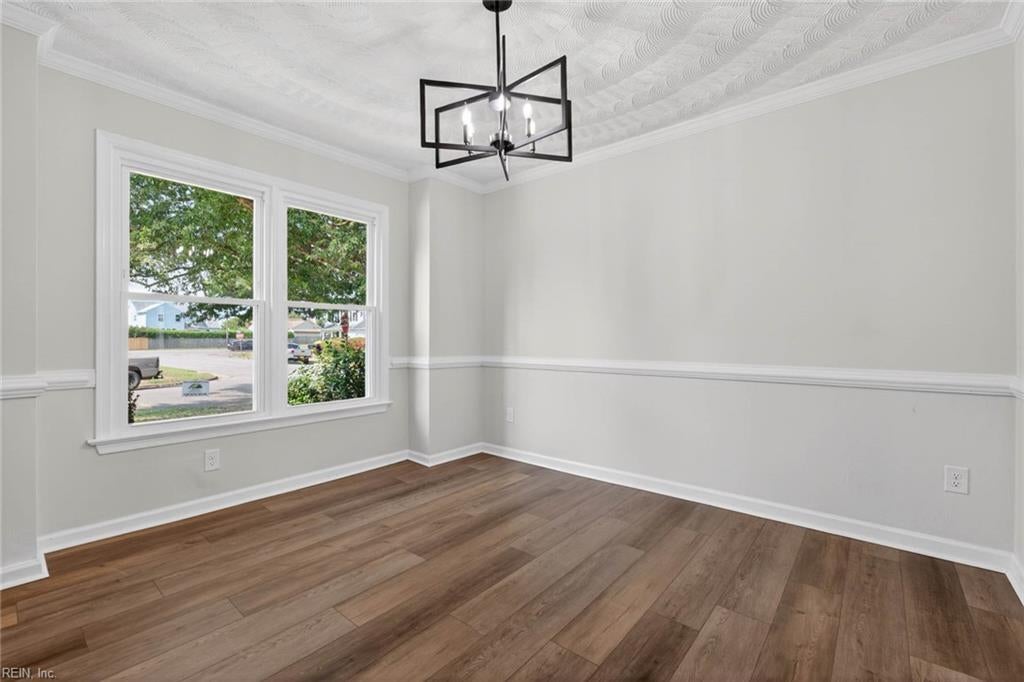 1220 Renoir CT