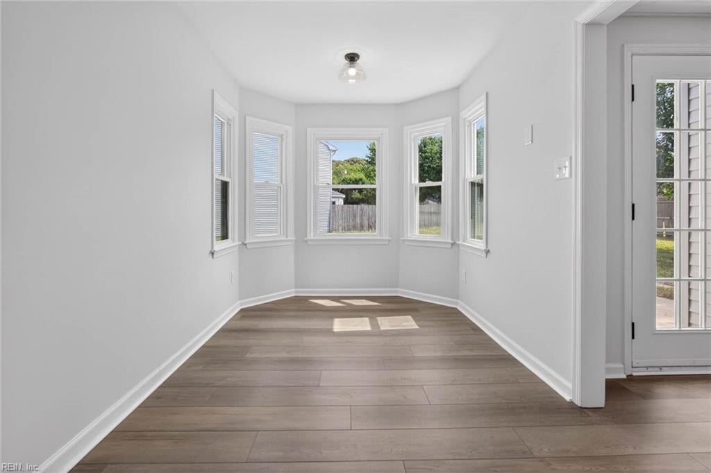 1220 Renoir CT