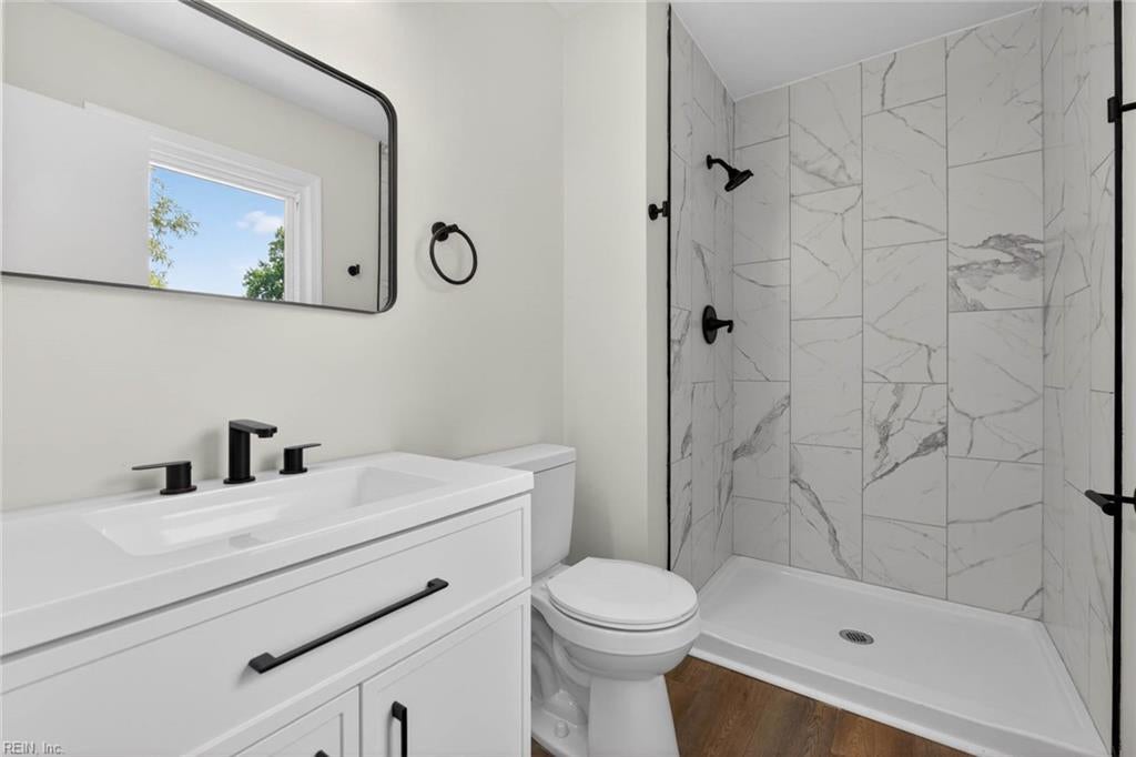 1220 Renoir CT