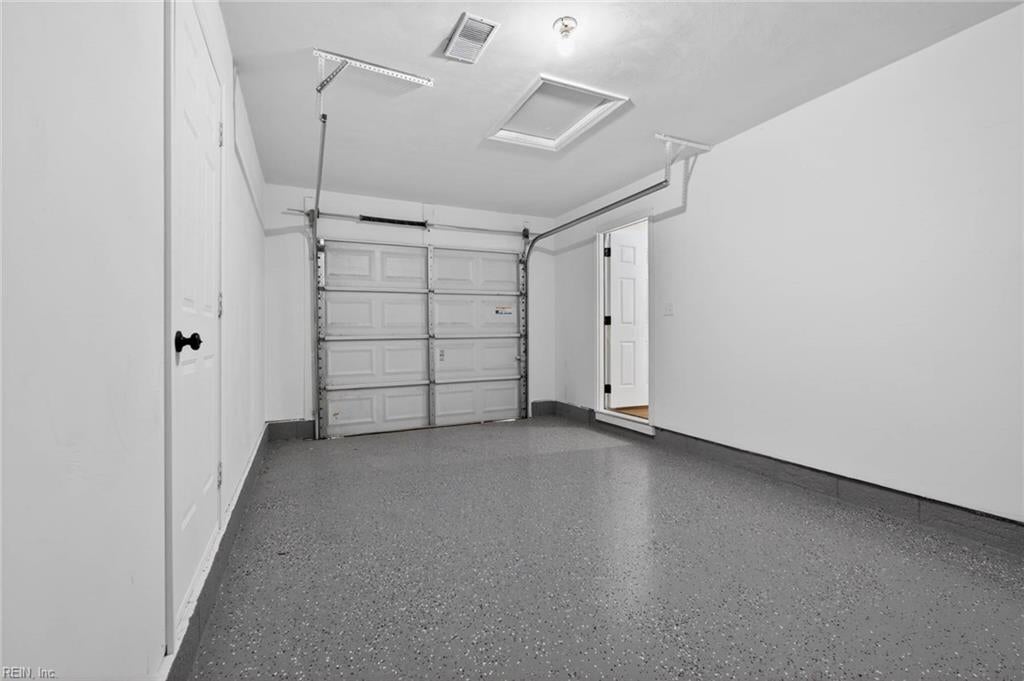 1220 Renoir CT