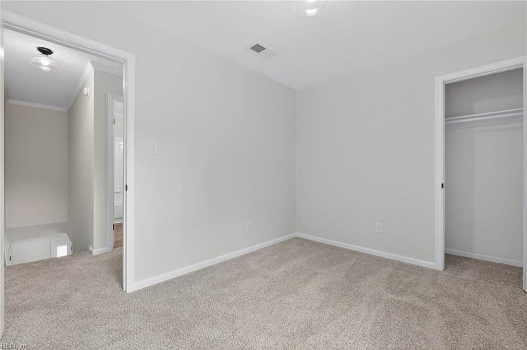 1220 Renoir CT