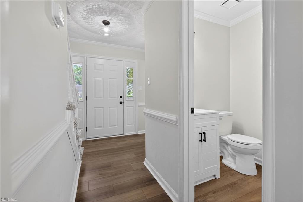 1220 Renoir CT