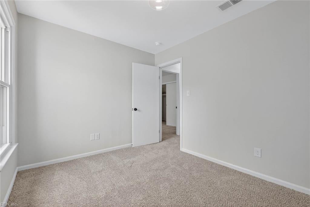 1220 Renoir CT