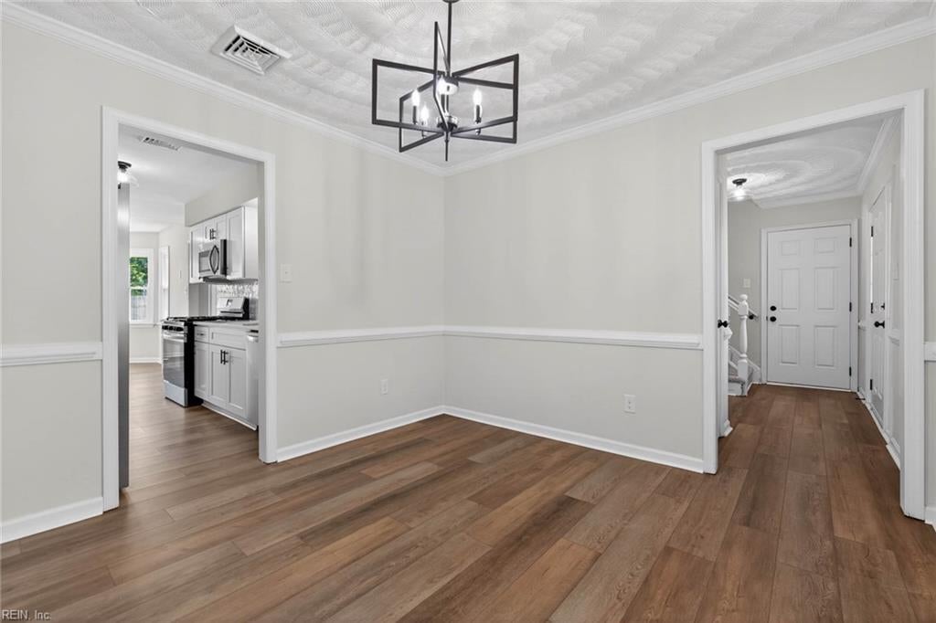 1220 Renoir CT