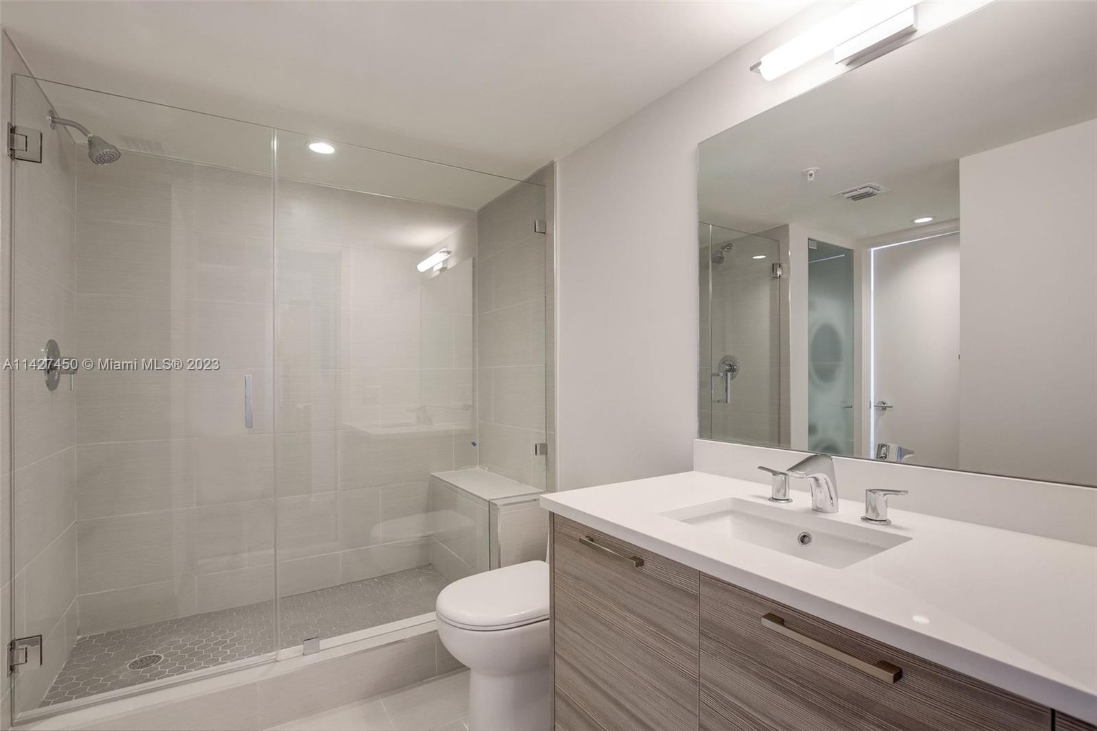 1756 N Bayshore Dr # 32I