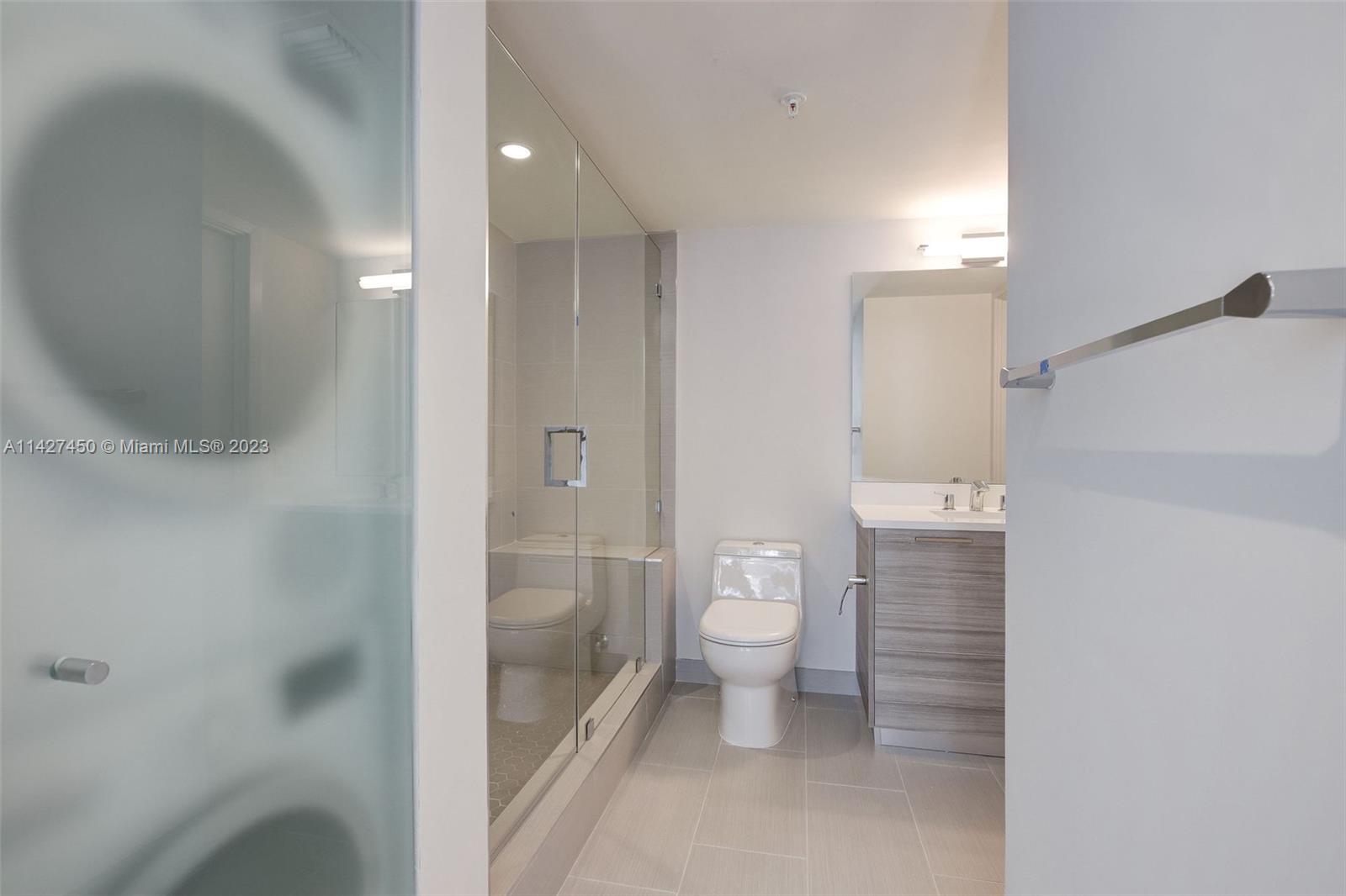 1756 N Bayshore Dr # 32I