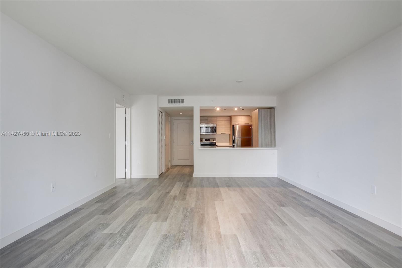 1756 N Bayshore Dr # 32I