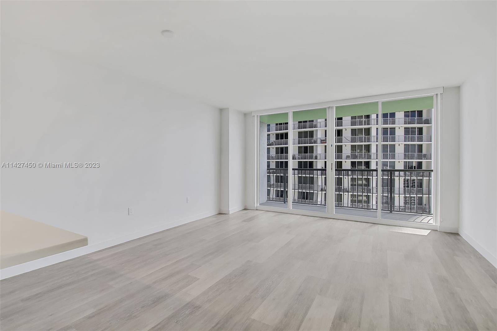 1756 N Bayshore Dr # 32I