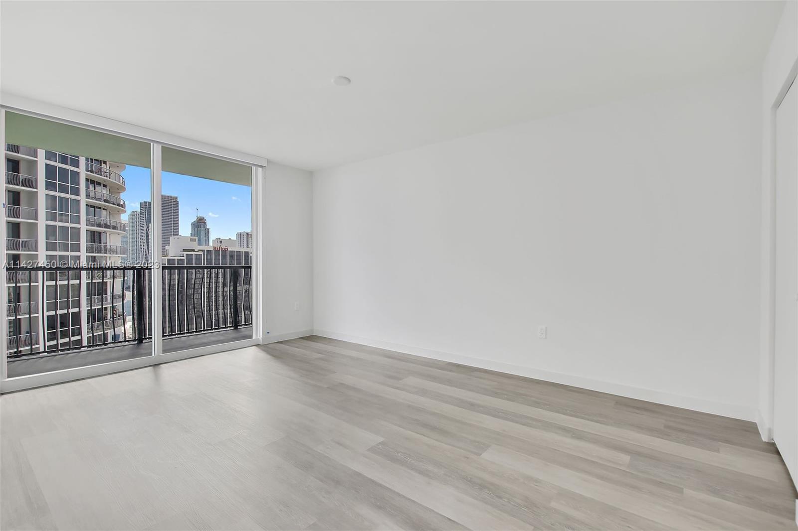 1756 N Bayshore Dr # 32I
