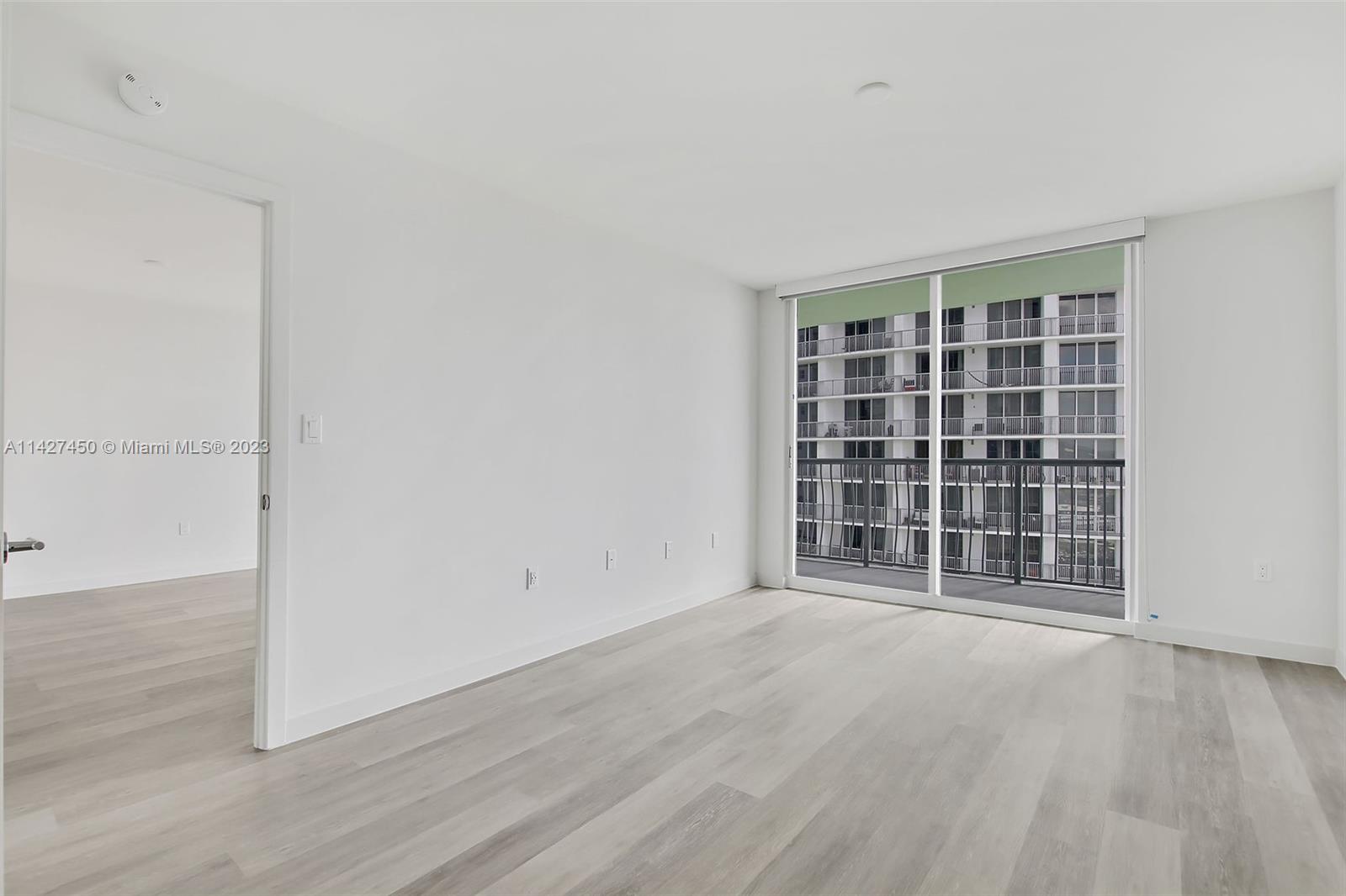 1756 N Bayshore Dr # 32I