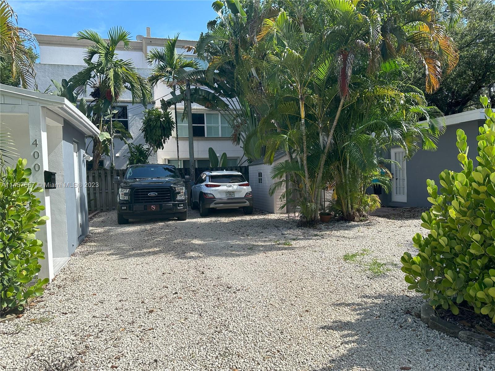 400 SW 7th St