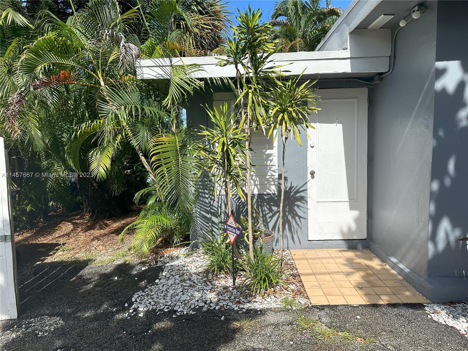 400 SW 7th St