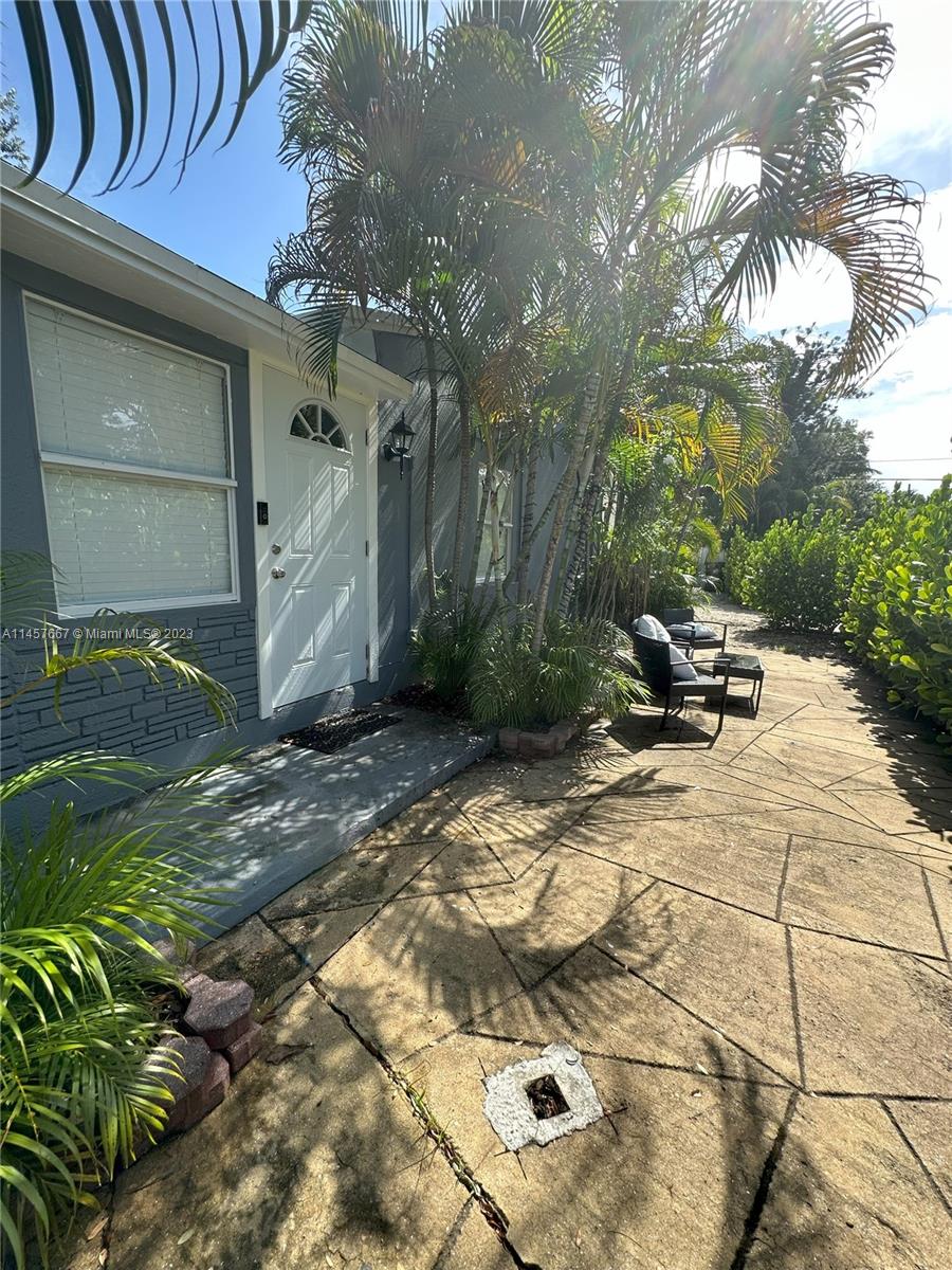 400 SW 7th St