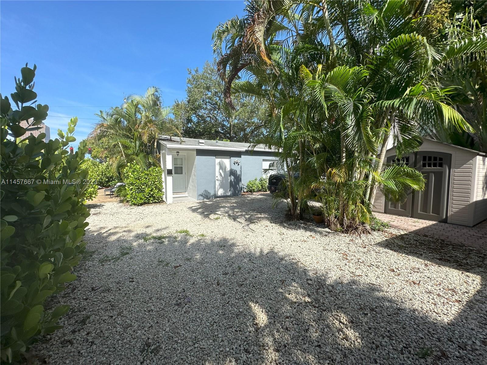 400 SW 7th St