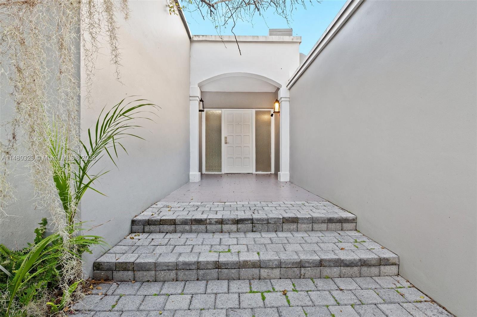 1012 SW 5th Pl