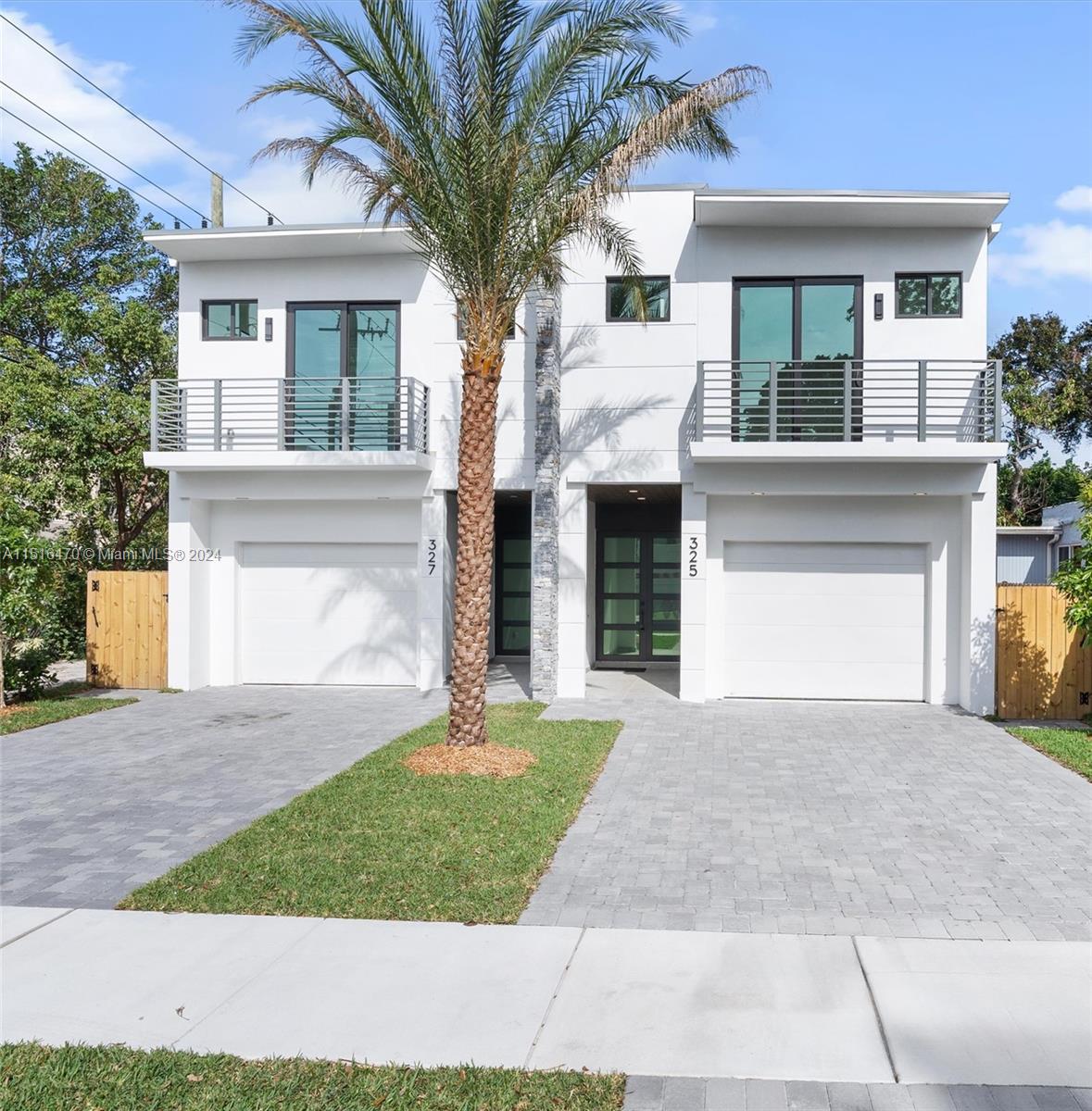 325 SW 16th St
