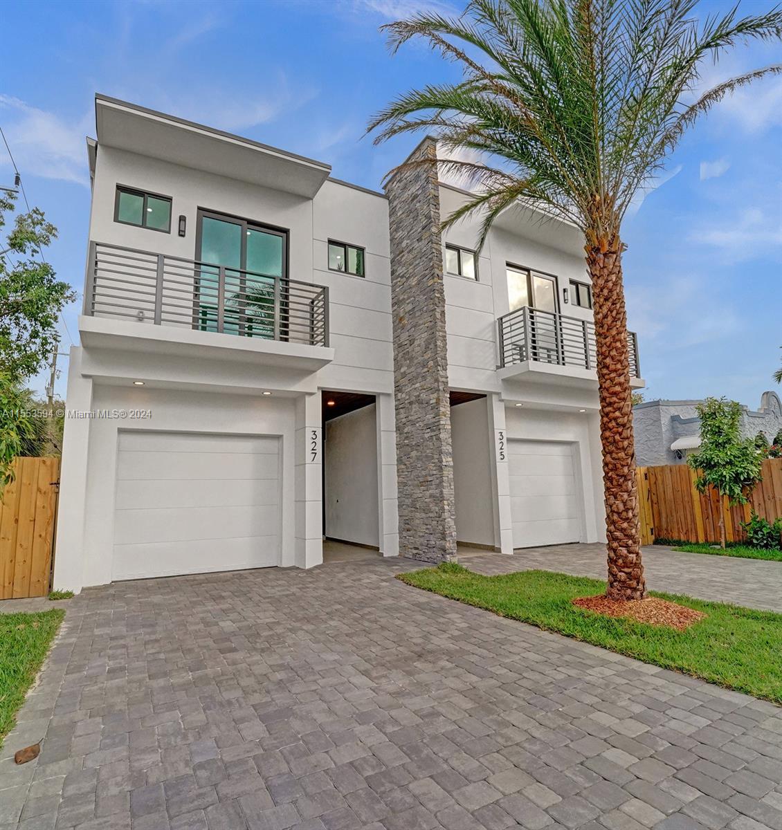 327 SW 16th St