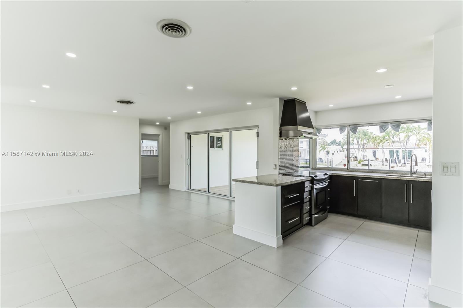 1709 SW 5th Pl