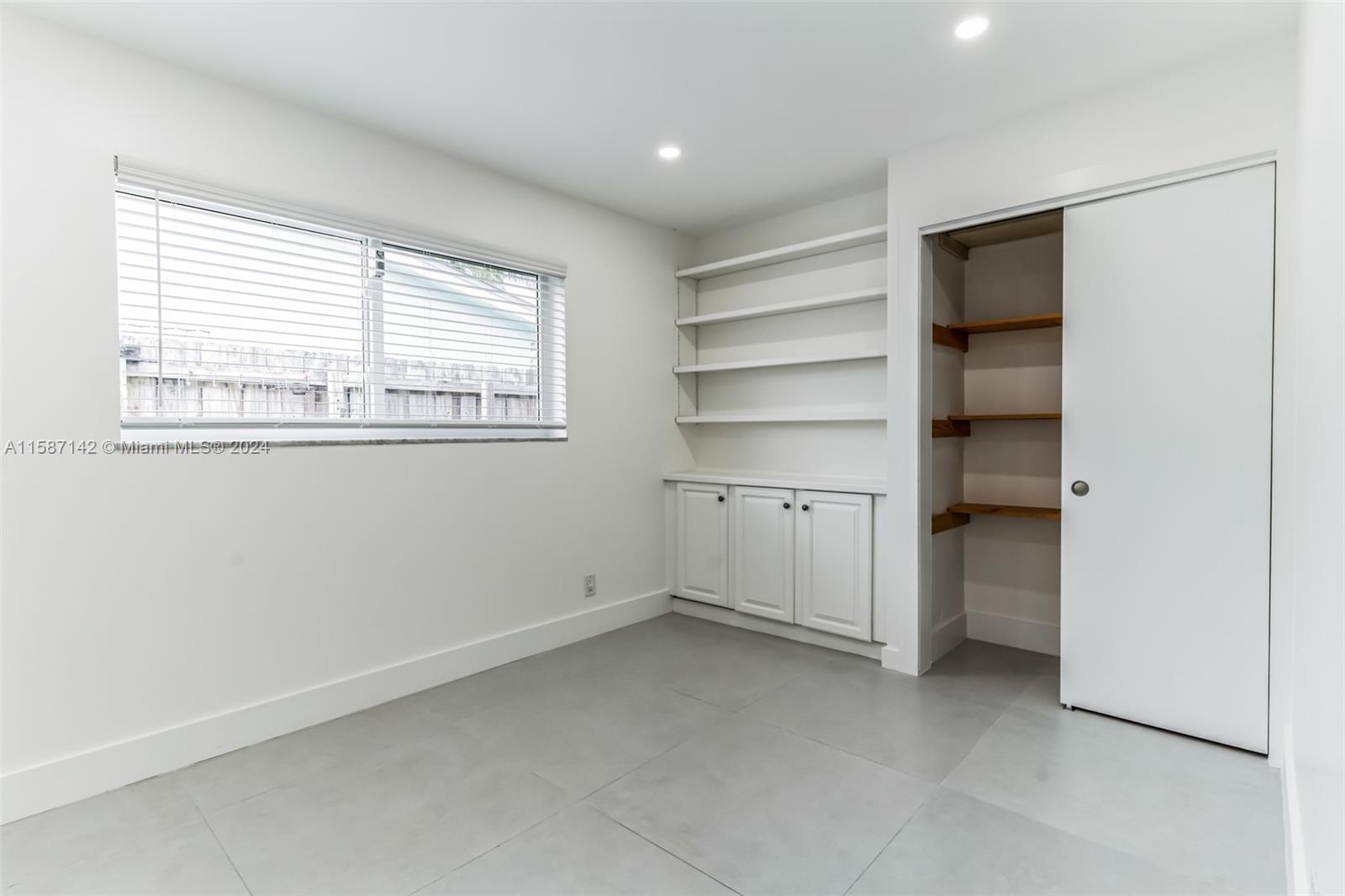 1709 SW 5th Pl