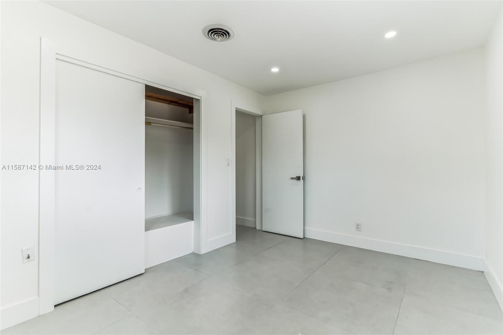 1709 SW 5th Pl