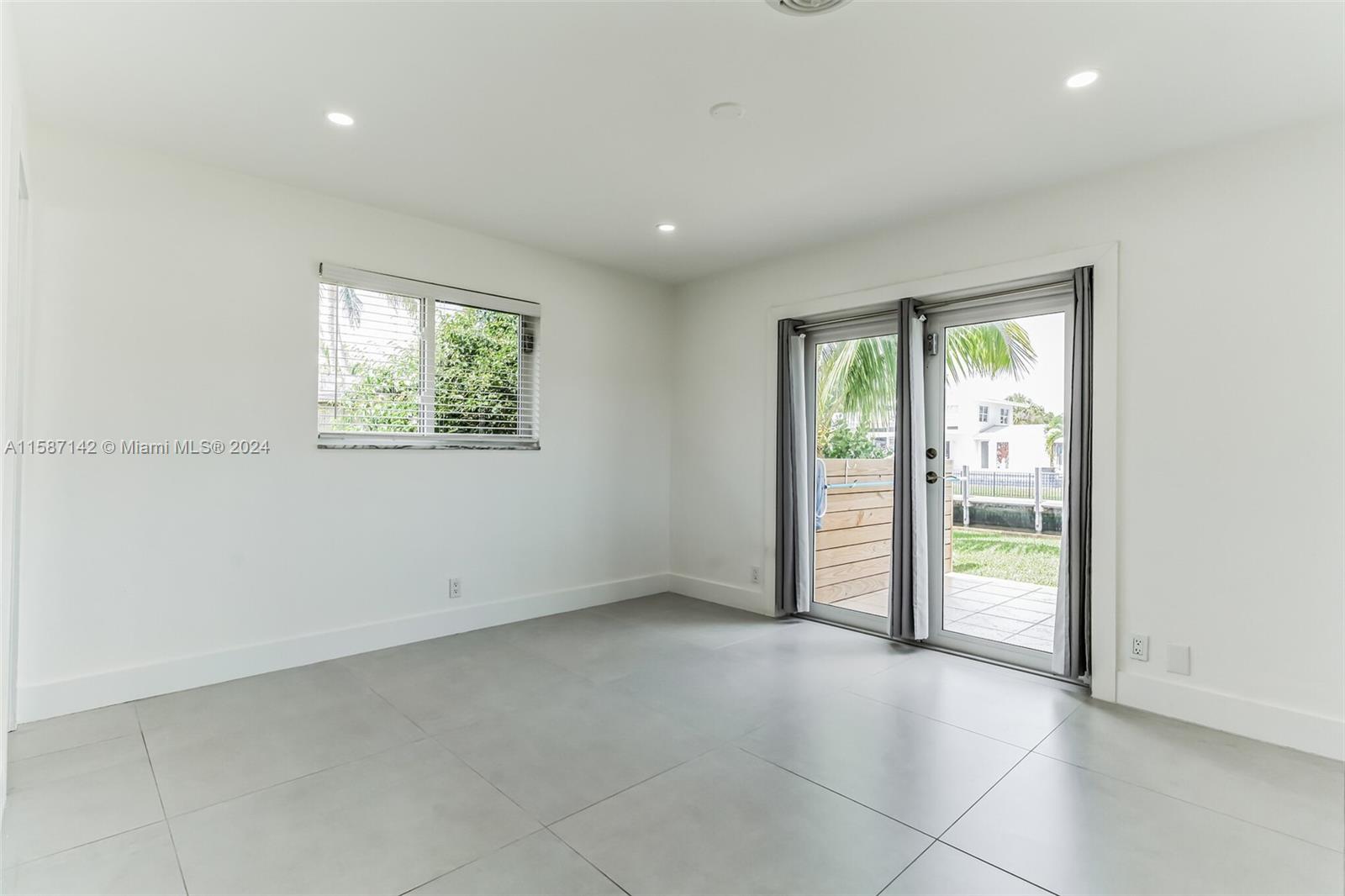 1709 SW 5th Pl