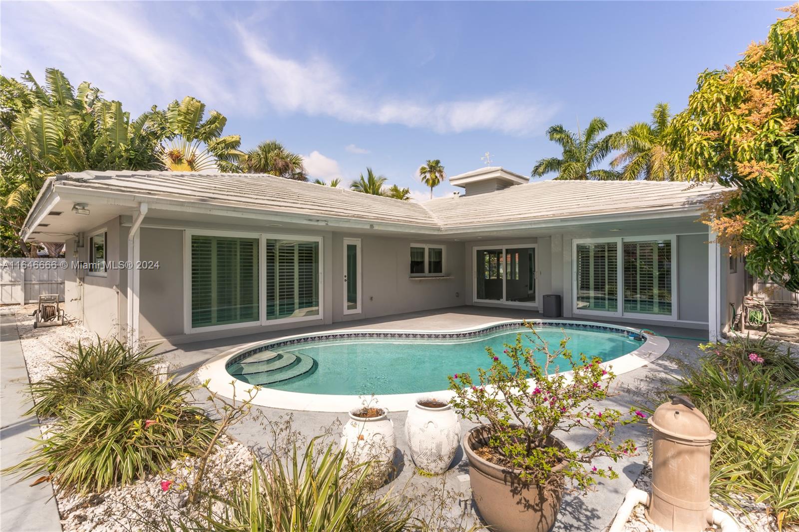 3256 Oleander Way
