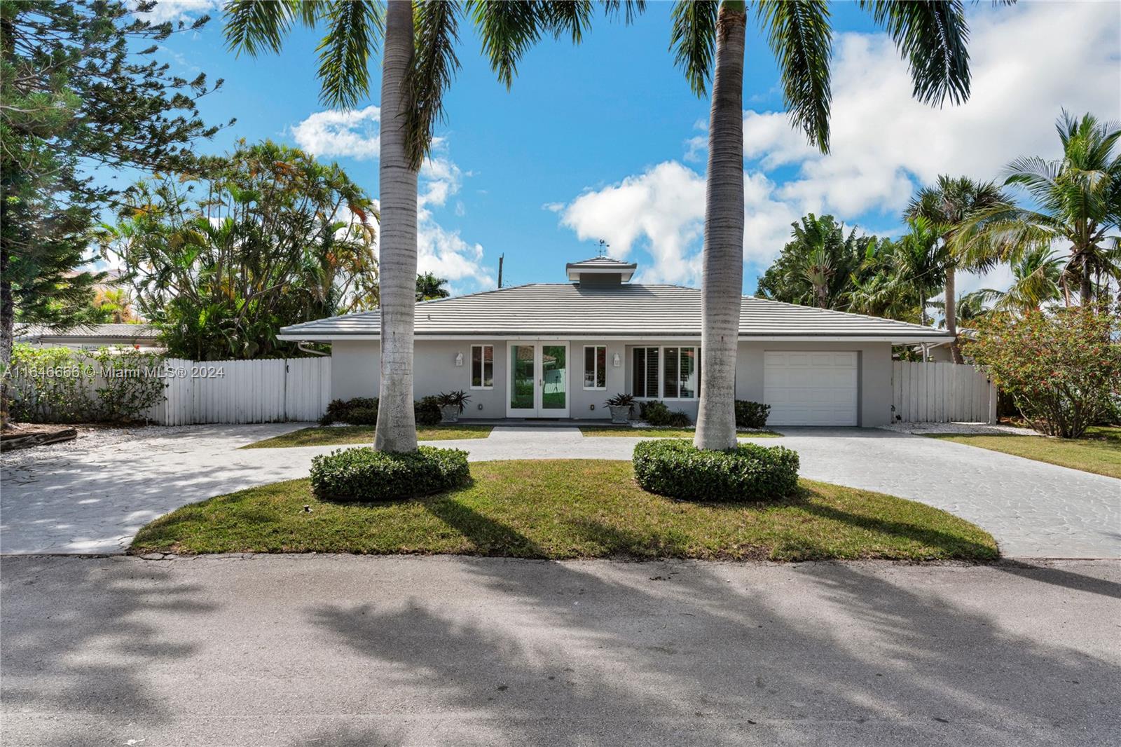 3256 Oleander Way