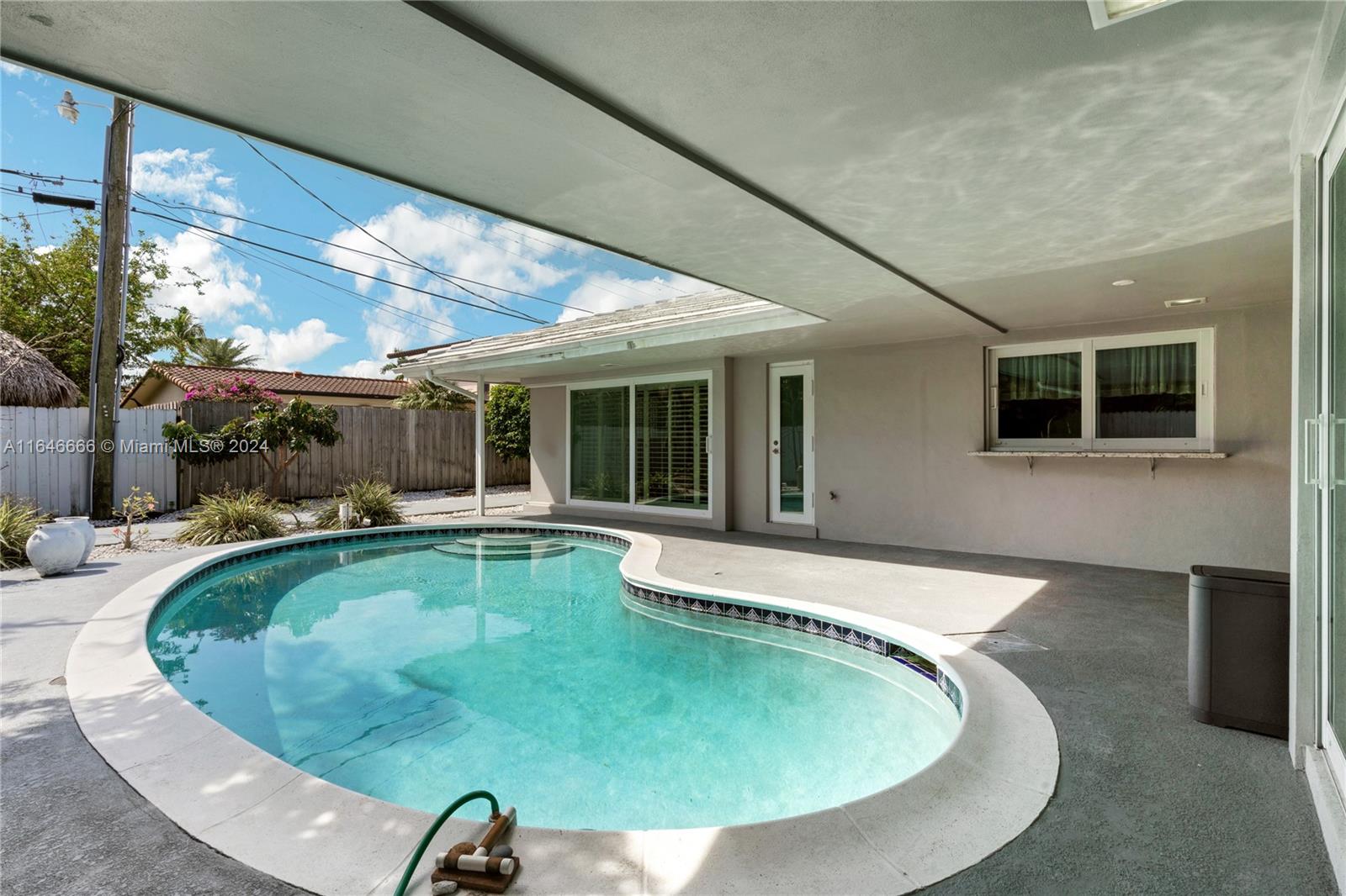 3256 Oleander Way
